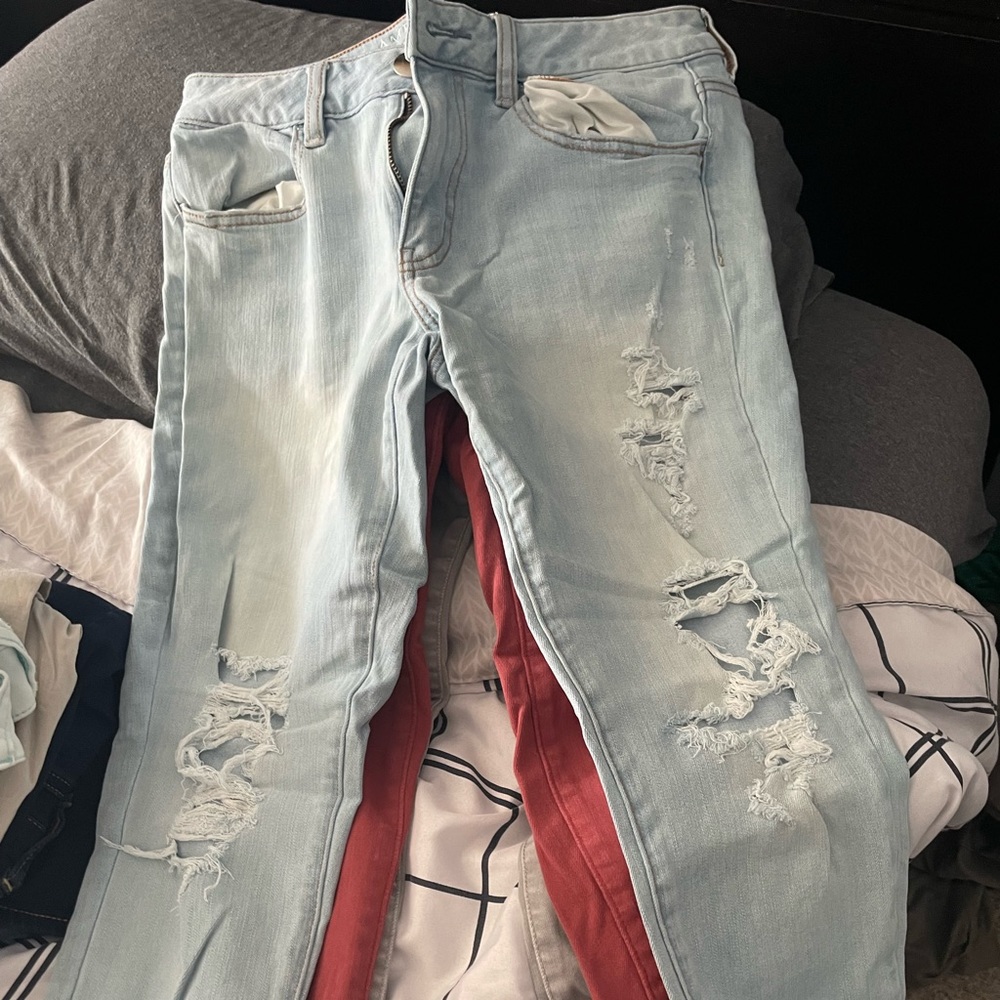 Jegging crop with rips